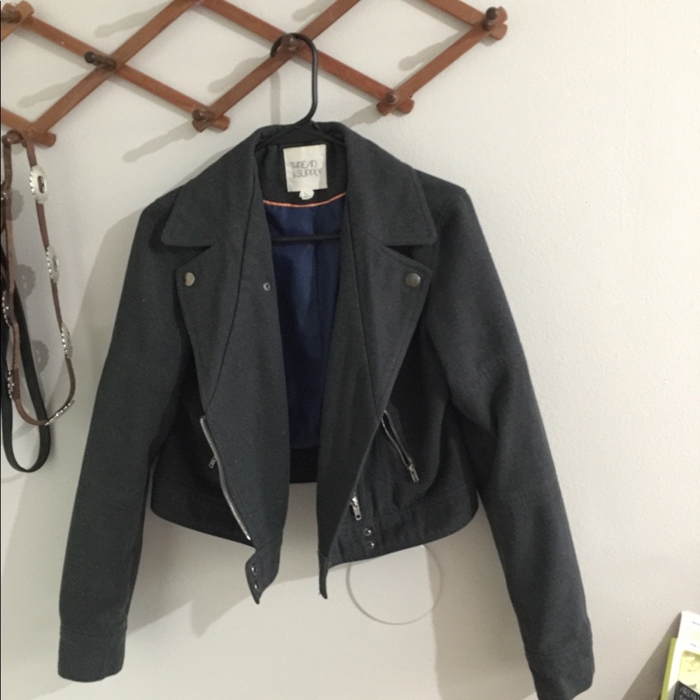 Thread and supply cropped coat